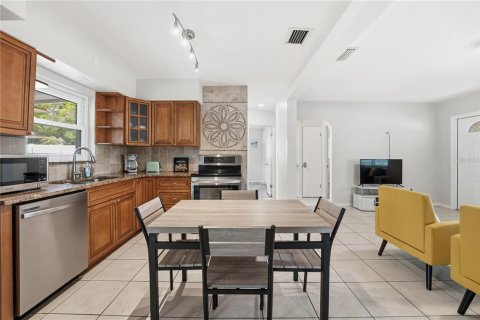 Villa ou maison à vendre à Largo, Floride: 3 chambres, 124.12 m2 № 2101090 - photo 10
