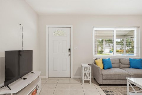 Villa ou maison à vendre à Largo, Floride: 3 chambres, 124.12 m2 № 2101090 - photo 2