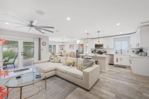 House in Delray Beach, Florida 3 bedrooms, 144.93 sq.m. № 2146838 - photo 5