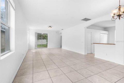 Villa ou maison à louer à Riverview, Floride: 4 chambres, 184.78 m2 № 2403726 - photo 5