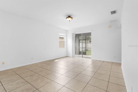 Villa ou maison à louer à Riverview, Floride: 4 chambres, 184.78 m2 № 2403726 - photo 9