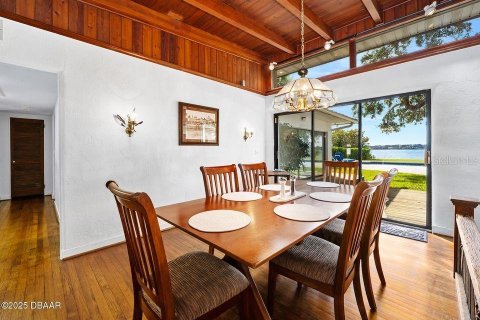 House in Ormond Beach, Florida 3 bedrooms, 340.67 sq.m. № 1521857 - photo 6