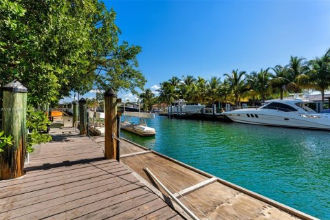 Condo in North Miami, Florida, 3 bedrooms  № 1974244 - photo 4