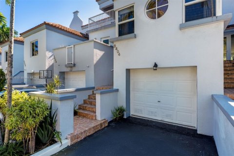 Condo in North Miami, Florida, 3 bedrooms  № 1974244 - photo 25