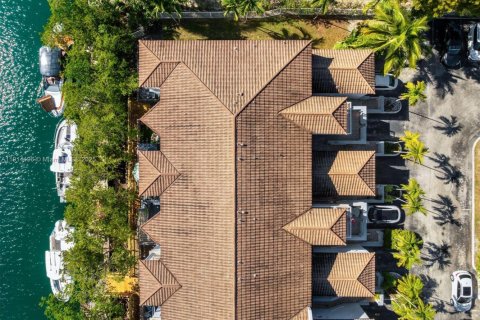 Condo in North Miami, Florida, 3 bedrooms  № 1974244 - photo 3