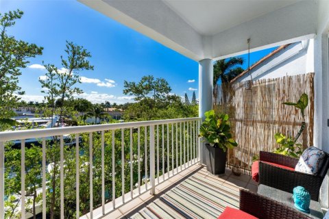 Condo in North Miami, Florida, 3 bedrooms  № 1974244 - photo 18
