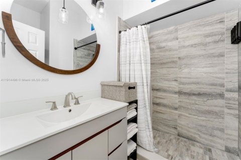Condo in North Miami, Florida, 3 bedrooms  № 1974244 - photo 13