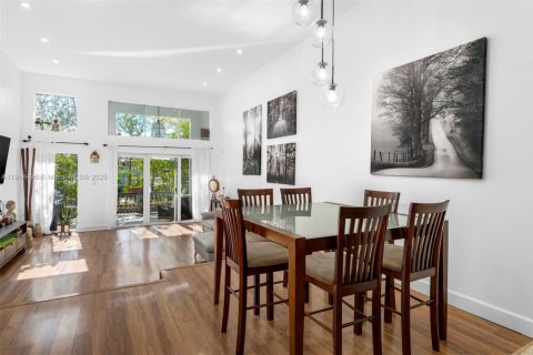 Condo in North Miami, Florida, 3 bedrooms  № 1974244 - photo 10