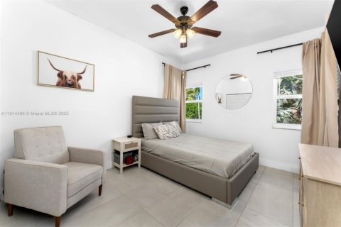 Condo in North Miami, Florida, 3 bedrooms  № 1974244 - photo 12