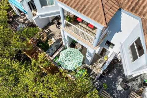 Condo in North Miami, Florida, 3 bedrooms  № 1974244 - photo 26