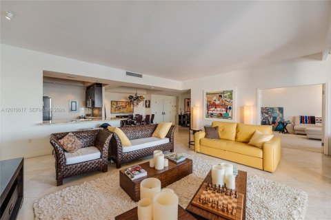 Купить кондоминиум в Майами, Флорида 2 спальни, 174.84м2, № 2091014 - фото 13