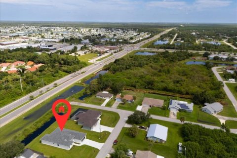 House in Englewood, Florida 3 bedrooms, 181.53 sq.m. № 1337426 - photo 5