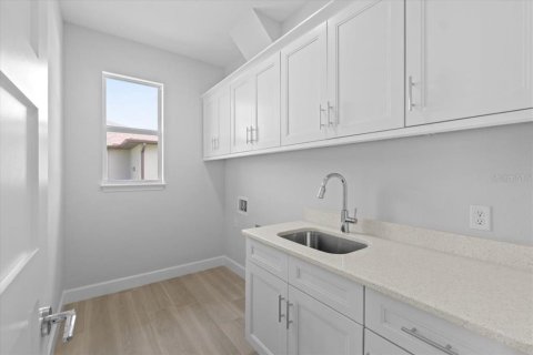 House in Englewood, Florida 3 bedrooms, 181.53 sq.m. № 1337426 - photo 30