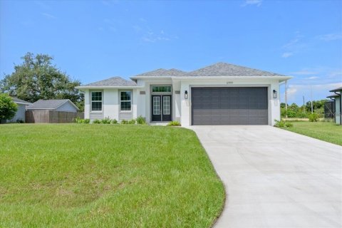 House in Englewood, Florida 3 bedrooms, 181.53 sq.m. № 1337426 - photo 1