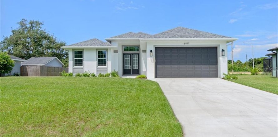 House in Englewood, Florida 3 bedrooms, 181.53 sq.m. № 1337426