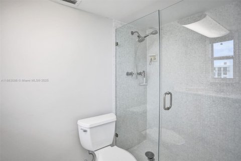 Copropriété à louer à Hillsboro Beach, Floride: 2 chambres, 125.42 m2 № 1957671 - photo 16