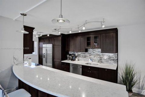 Copropriété à louer à Hillsboro Beach, Floride: 2 chambres, 125.42 m2 № 1957671 - photo 6