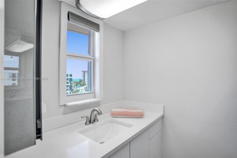 Copropriété à louer à Hillsboro Beach, Floride: 2 chambres, 125.42 m2 № 1957671 - photo 17