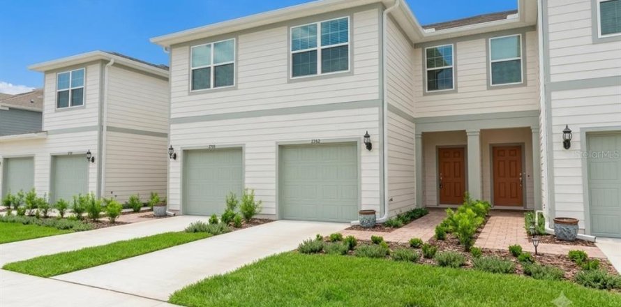 Townhouse in Davenport, Florida 3 bedrooms, 161.28 sq.m. № 2296405