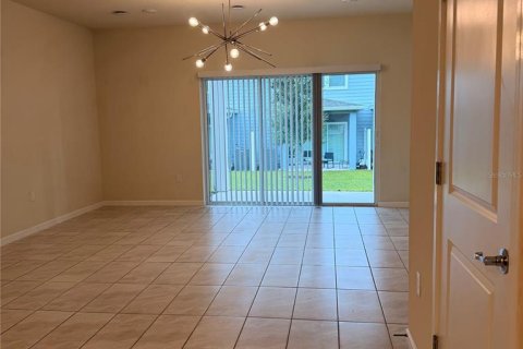 Townhouse in Davenport, Florida 3 bedrooms, 161.28 sq.m. № 2296405 - photo 17