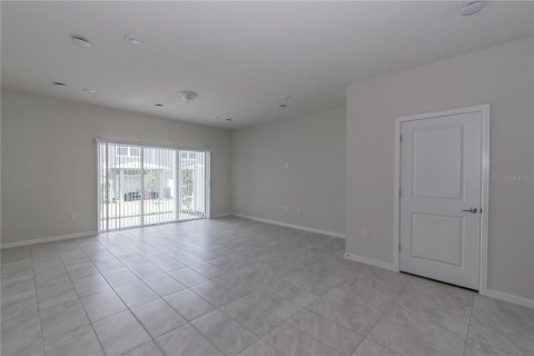 Townhouse in Davenport, Florida 3 bedrooms, 161.28 sq.m. № 2296405 - photo 2