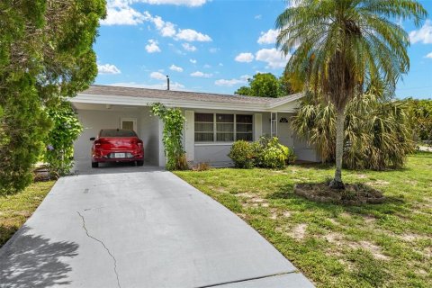 Casa en venta en Lehigh Acres, Florida, 2 dormitorios, 89.93 m2 № 1806889 - foto 2
