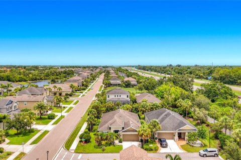Villa ou maison à vendre à Sarasota, Floride: 3 chambres, 191.01 m2 № 2230491 - photo 5