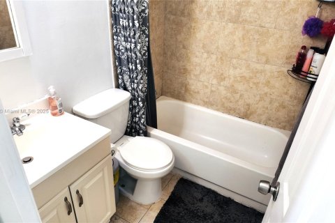 Condominio en alquiler en Coral Springs, Florida, 2 dormitorios, 74.32 m2 № 1952303 - foto 18