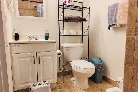 Condominio en alquiler en Coral Springs, Florida, 2 dormitorios, 74.32 m2 № 1952303 - foto 15