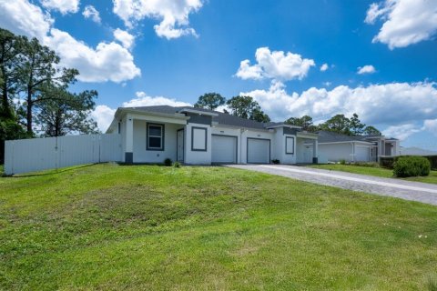 Commercial property in Lehigh Acres, Florida 9 bedrooms, 233.93 sq.m. № 2387482