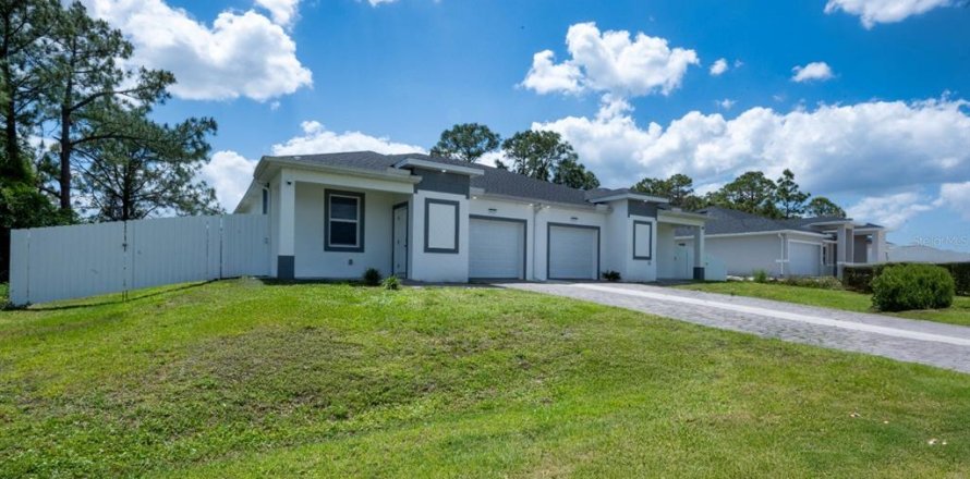 Commercial property in Lehigh Acres, Florida 9 bedrooms, 233.93 sq.m. № 2387482