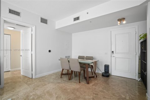 Condominio en alquiler en Miami, Florida, 2 dormitorios, 93.55 m2 № 1984119 - foto 6