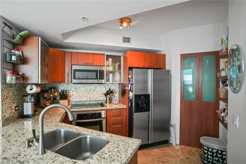Condominio en alquiler en Miami, Florida, 2 dormitorios, 93.55 m2 № 1984119 - foto 8