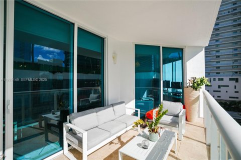 Condominio en alquiler en Miami, Florida, 2 dormitorios, 93.55 m2 № 1984119 - foto 23