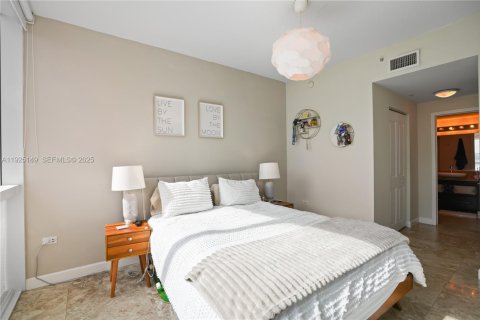 Condominio en alquiler en Miami, Florida, 2 dormitorios, 93.55 m2 № 1984119 - foto 13