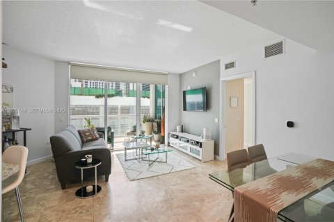 Condominio en alquiler en Miami, Florida, 2 dormitorios, 93.55 m2 № 1984119 - foto 7