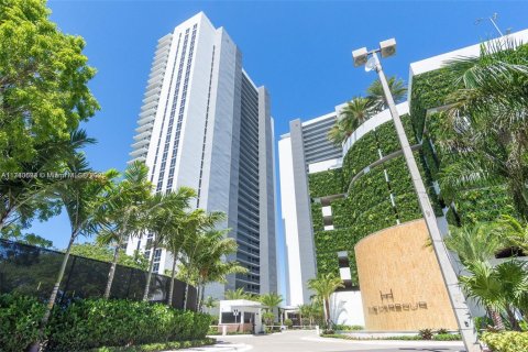 Condo in North Miami Beach, Florida, 2 bedrooms  № 1712142 - photo 3