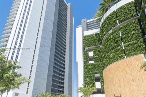 Condo in North Miami Beach, Florida, 2 bedrooms  № 1712142 - photo 5