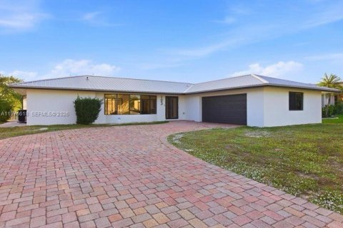 House in Punta Gorda, Florida 3 bedrooms № 2041059