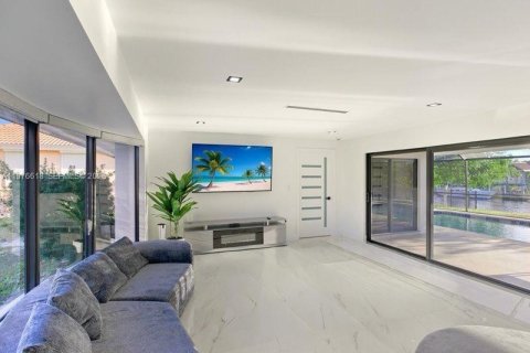 House in Punta Gorda, Florida 3 bedrooms № 2041059 - photo 3