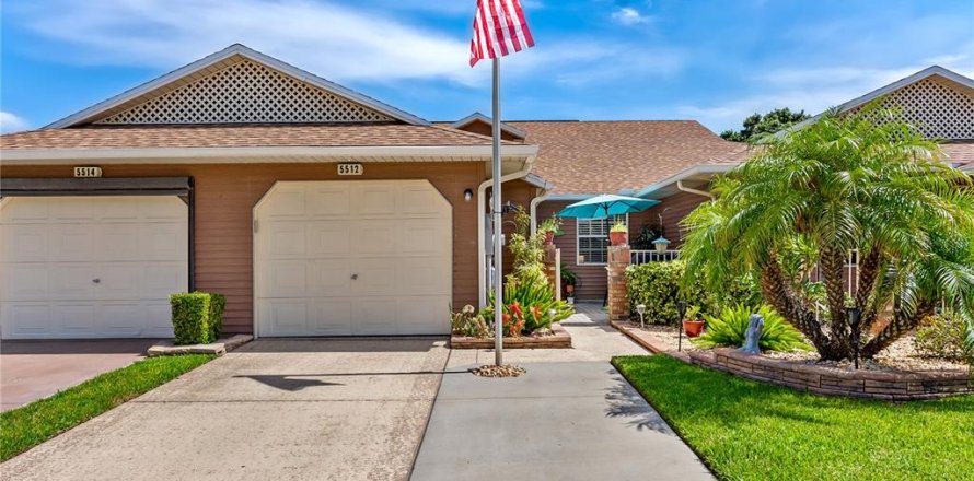 House in Leesburg, Florida 2 bedrooms, 104.05 sq.m. № 1790059