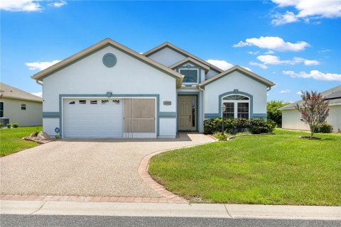 House in Summerfield, Florida 3 bedrooms, 160.44 sq.m. № 2289958