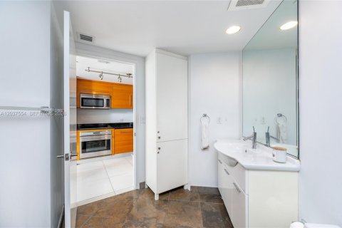 Купить кондоминиум в Майами, Флорида 55.56м2, № 2154424 - фото 19