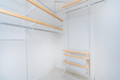 Купить кондоминиум в Майами, Флорида 55.56м2, № 2154424 - фото 23