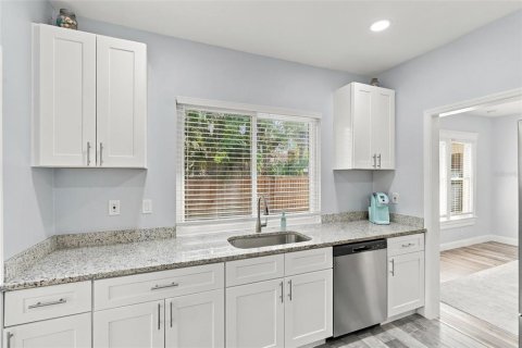 House in Arcadia, Florida 3 bedrooms, 136.94 sq.m. № 2408456 - photo 10
