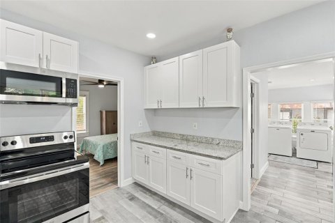 House in Arcadia, Florida 3 bedrooms, 136.94 sq.m. № 2408456 - photo 11