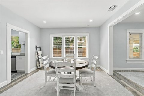 House in Arcadia, Florida 3 bedrooms, 136.94 sq.m. № 2408456 - photo 6