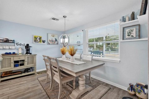 Villa ou maison à vendre à Edgewater, Floride: 4 chambres, 177.44 m2 № 2148601 - photo 20