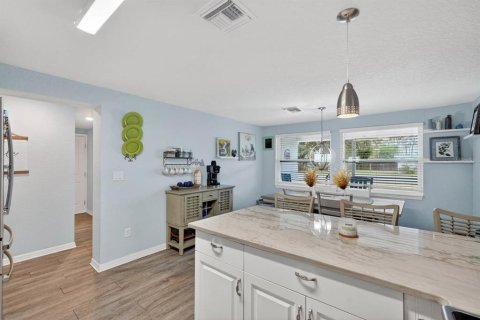 Villa ou maison à vendre à Edgewater, Floride: 4 chambres, 177.44 m2 № 2148601 - photo 16