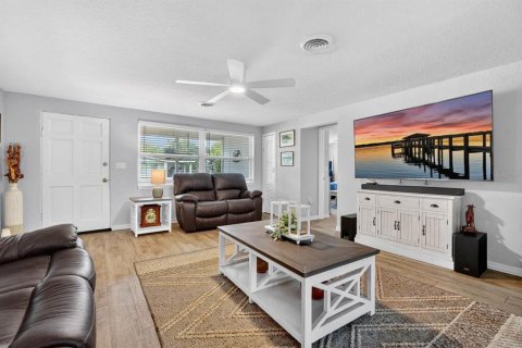 Villa ou maison à vendre à Edgewater, Floride: 4 chambres, 177.44 m2 № 2148601 - photo 8